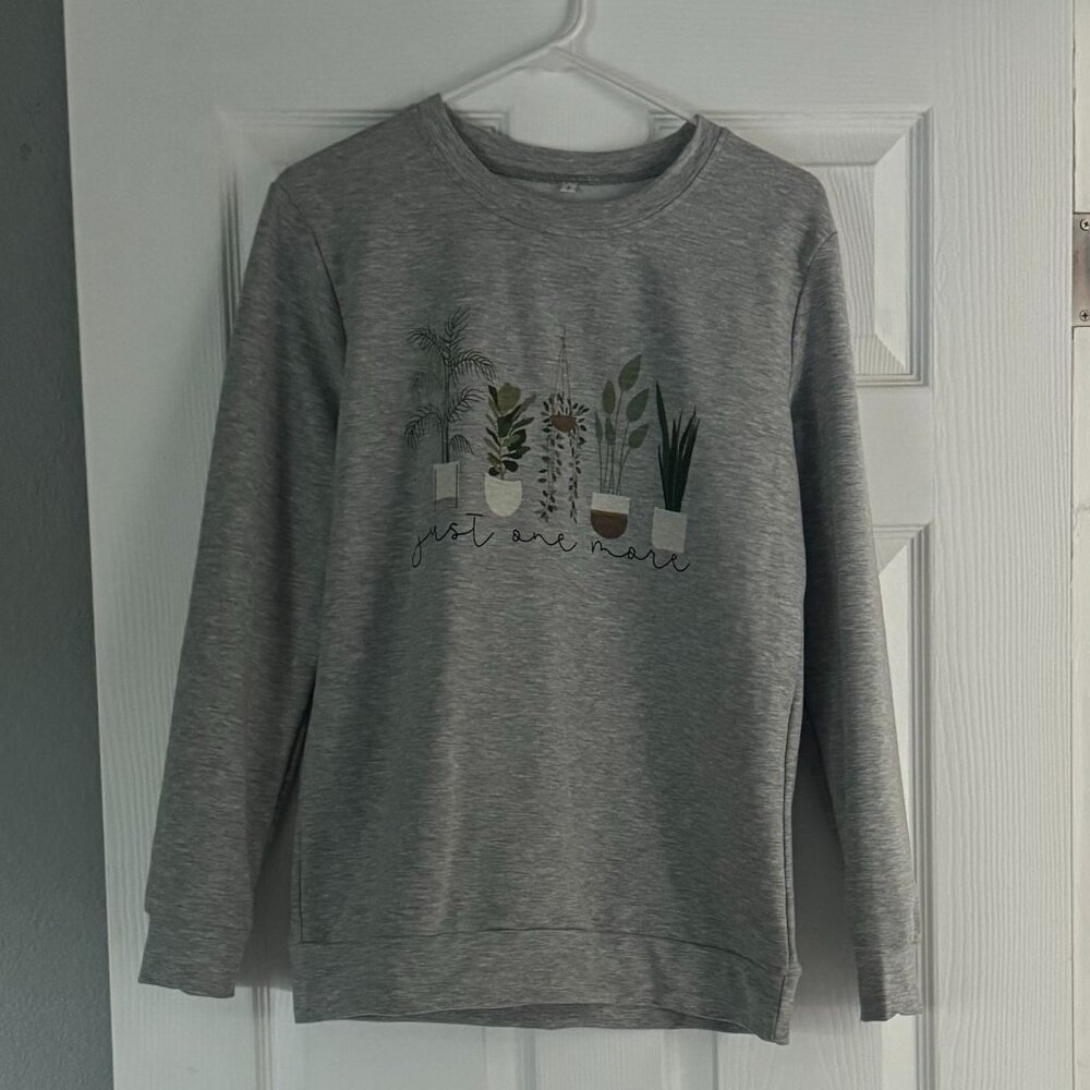 Crewneck -- Size small